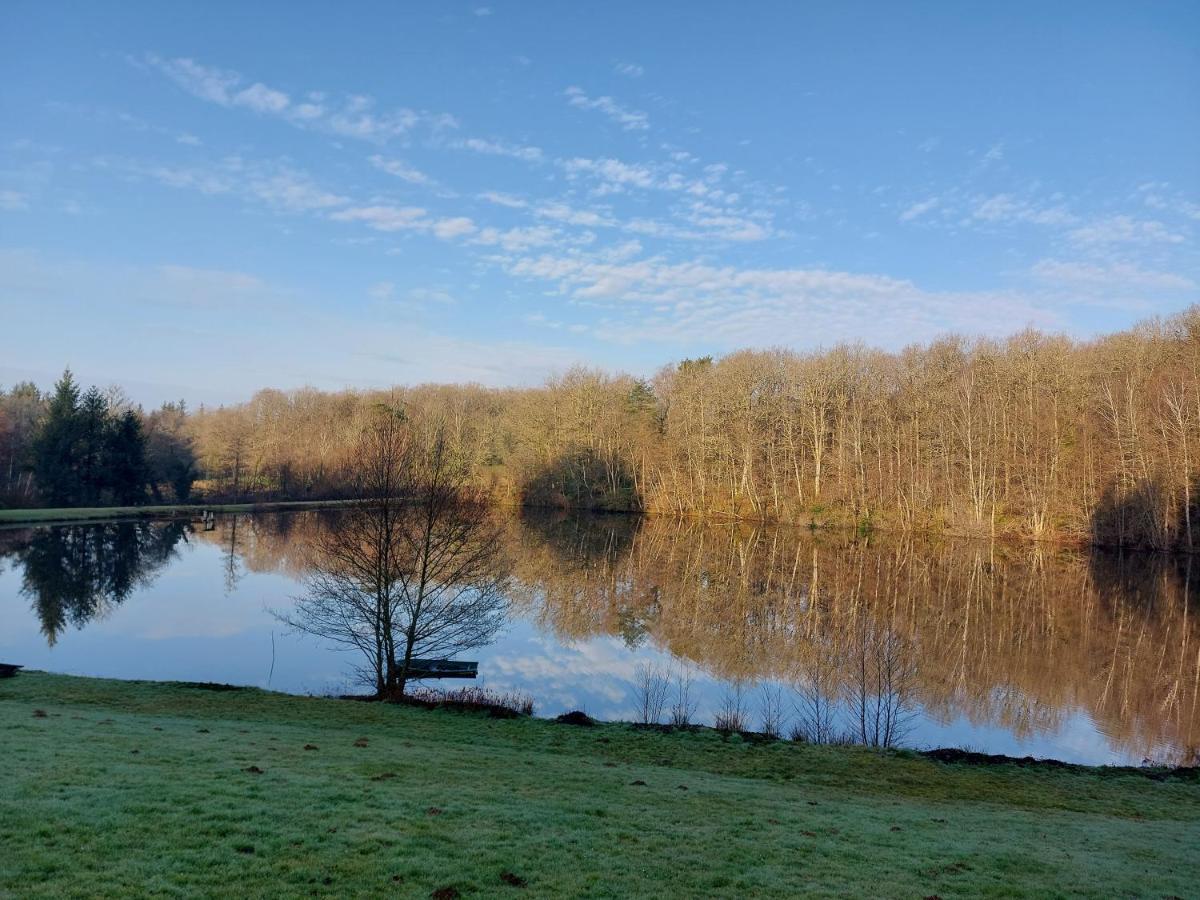 "Le Petit Bonheur" Gite Van 4 Tot 12 Personen Met Prive Vijver Van 2Ha Maisonnais-Sur-Tardoire Luaran gambar