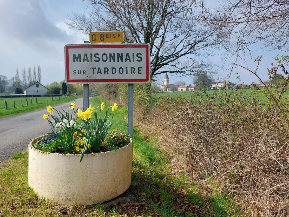 "Le Petit Bonheur" Gite Van 4 Tot 12 Personen Met Prive Vijver Van 2Ha Maisonnais-Sur-Tardoire Luaran gambar